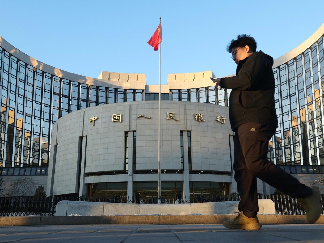 为保持银行体系流动性充裕,中国人民银行(大陆央行)4月27日将以固定数量、利率招... 为保持银行体系流动性充裕,中国人民银行(大陆央行)4月27日将以固定数量、利率招...