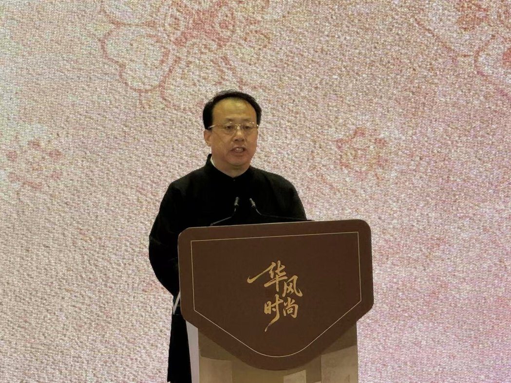上海市长龚正25日在2026中华美学时尚发展大会上表示,将继续秉持两岸一家亲理念... 上海市长龚正25日在2026中华美学时尚发展大会上表示,将继续秉持两岸一家亲理念...
