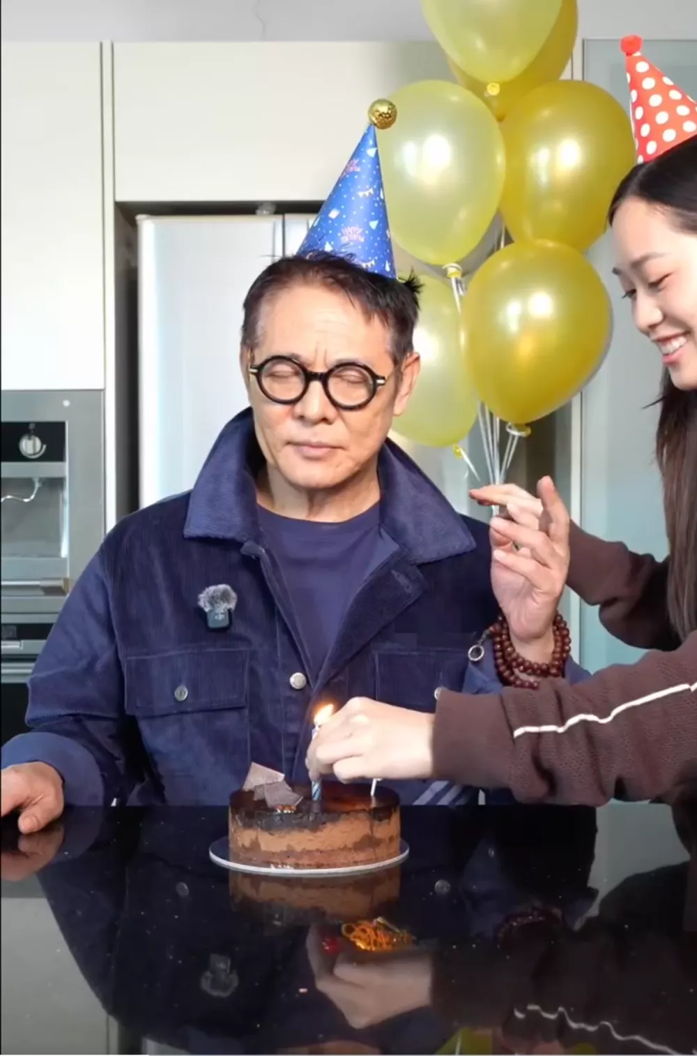 李连杰63岁生日:女儿相约策划秘密惊喜,爱意满满