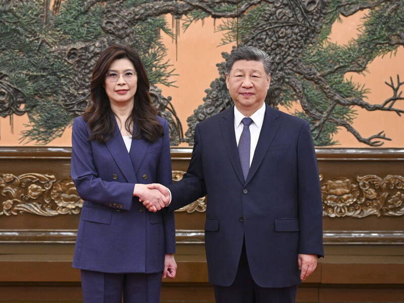 今年4月,習近平會見自述身高有「178公分」的國民黨主席鄭麗文,2人身高看起十分一致。(歐新社) 今年4月,习近平会见自述身高有「178公分」的国民党主席郑丽文,2人身高看起十分一致。 (欧新社)