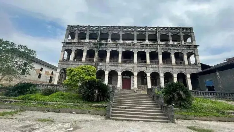 重庆百年古建筑以399万公开拍卖 仅限中国人竞买