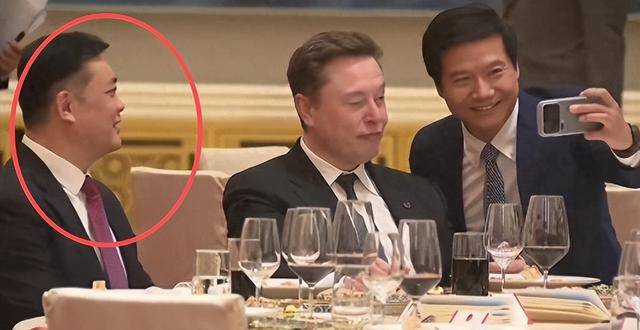 曹德旺有福气！儿子坐马斯克旁，但女儿更厉害