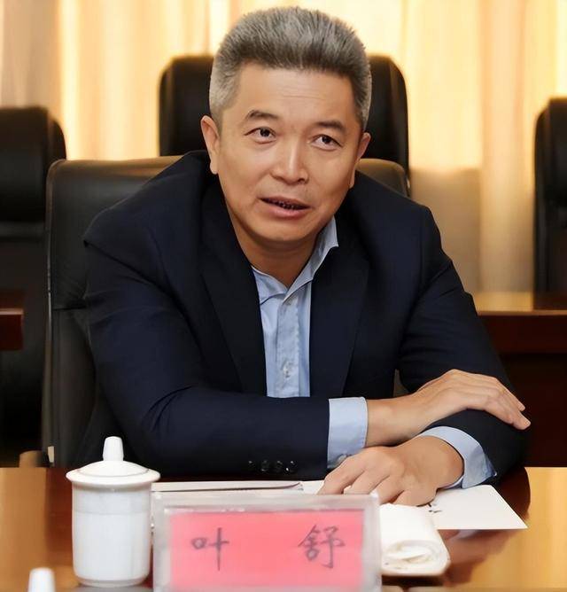 曹德旺有福气！儿子坐马斯克旁，但女儿更厉害