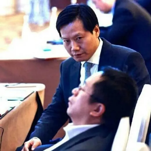 雷军马斯克国宴自拍,炸出多少玻璃心 雷军马斯克国宴自拍,炸出多少玻璃心