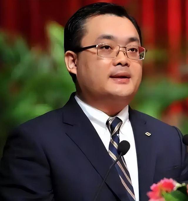 曹德旺有福气！儿子坐马斯克旁，但女儿更厉害