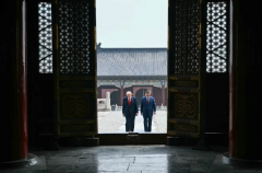 彭丽媛蹊跷缺席川习会 释放“异常”信号
