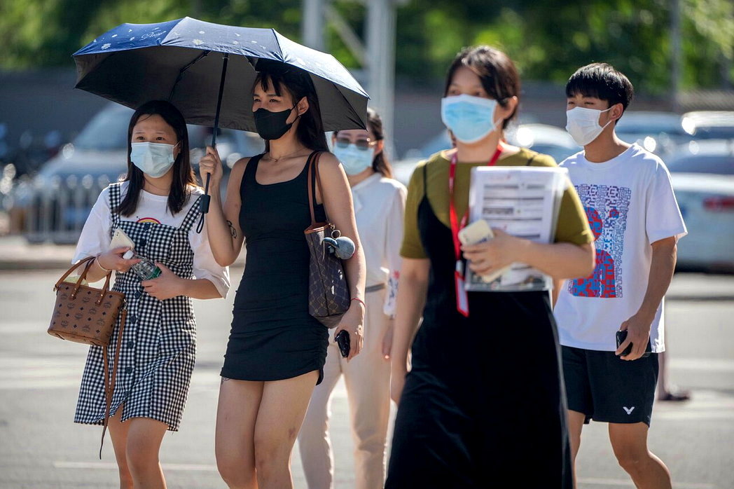 立法院内政委员会今天邀请陆委会主委邱垂正(右)就「国人赴陆失联情况及政府因应作为... 立法院内政委员会今天邀请陆委会主委邱垂正(右)就「国人赴陆失联情况及政府因应作为...