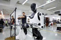 美禁进口中国人型机器人、电力逆变器 陆商务部：若一意孤行将反制