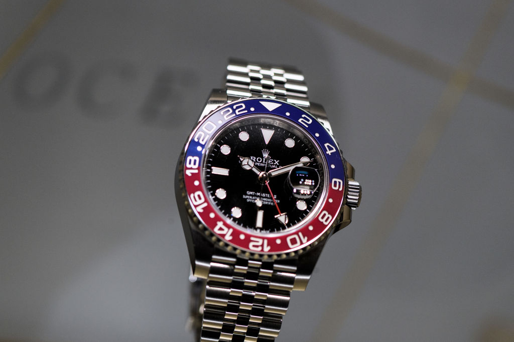 瑞士巴塞尔世界钟表珠宝展(Baselworld)展出一款劳力士“百事圈”GMT-Master II腕表。(Harold Cunningham/Getty Images)